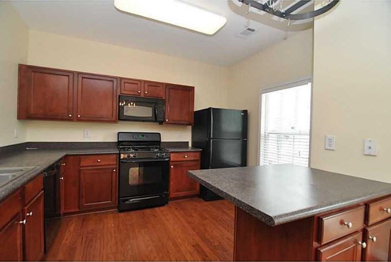 959 Prestwyck Ct, Alpharetta, GA 30004