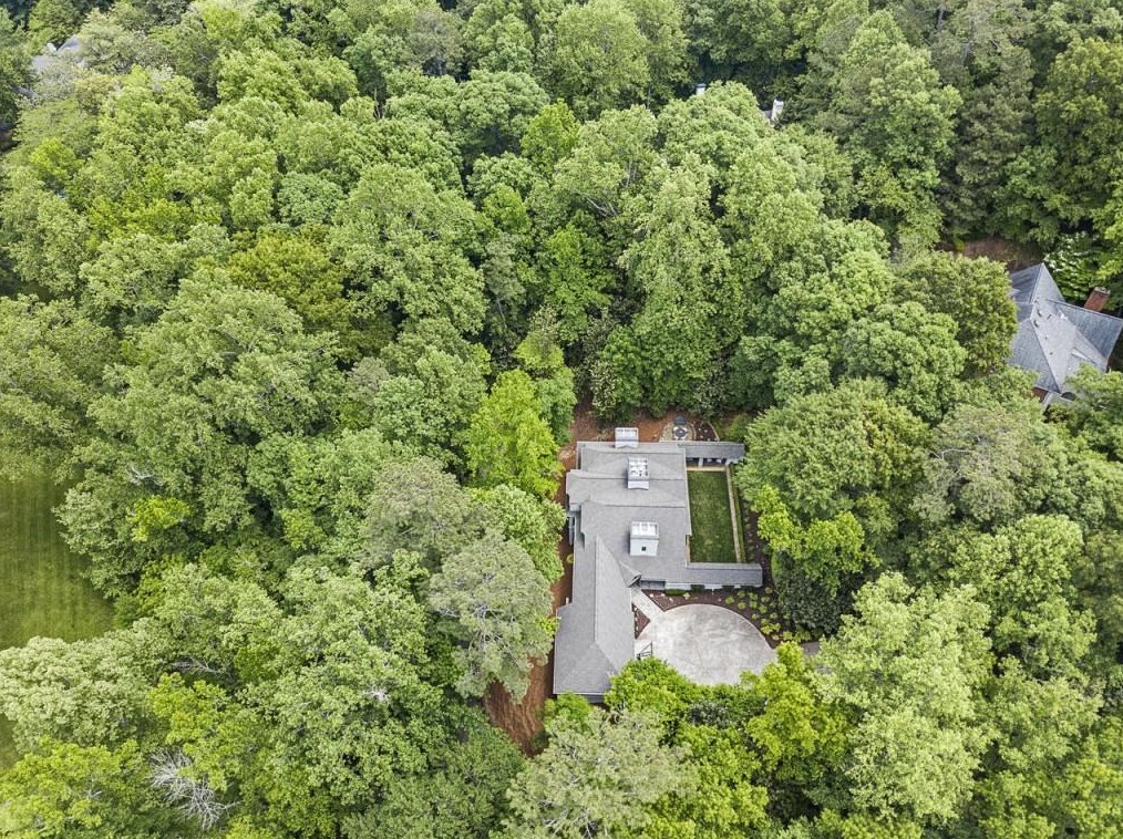 7 Wesley Rdg, Atlanta GA  30327-2042 exterior