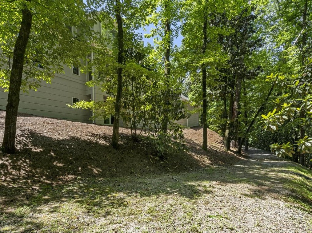 7 Wesley Rdg, Atlanta GA  30327-2042 exterior