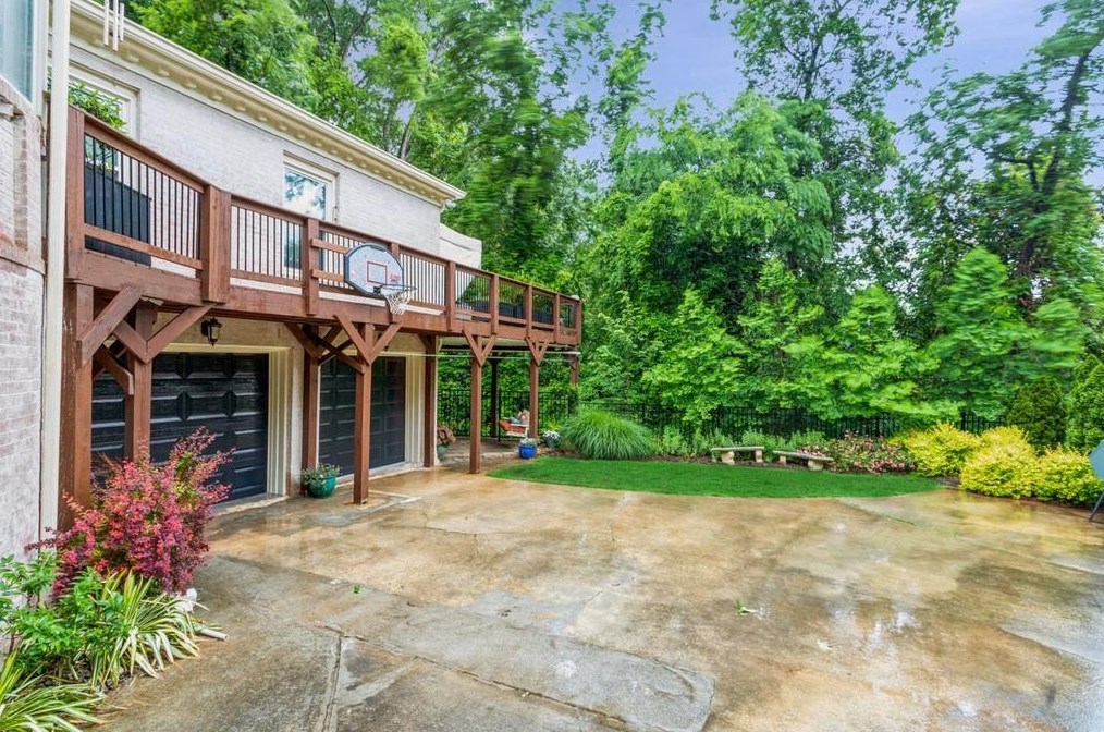 6 Wimberly Ct, Decatur GA  30030-2802 exterior