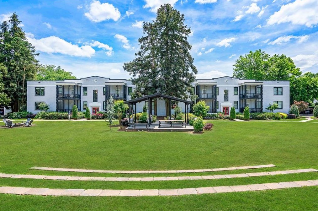 120 Peachtree Memorial Dr, Atlanta GA  30309-1008 exterior