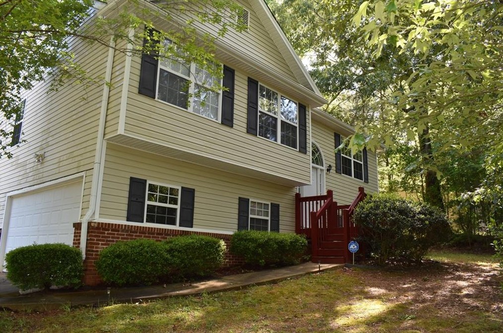 8927 Tweeddale Dr, Winston, GA 30187