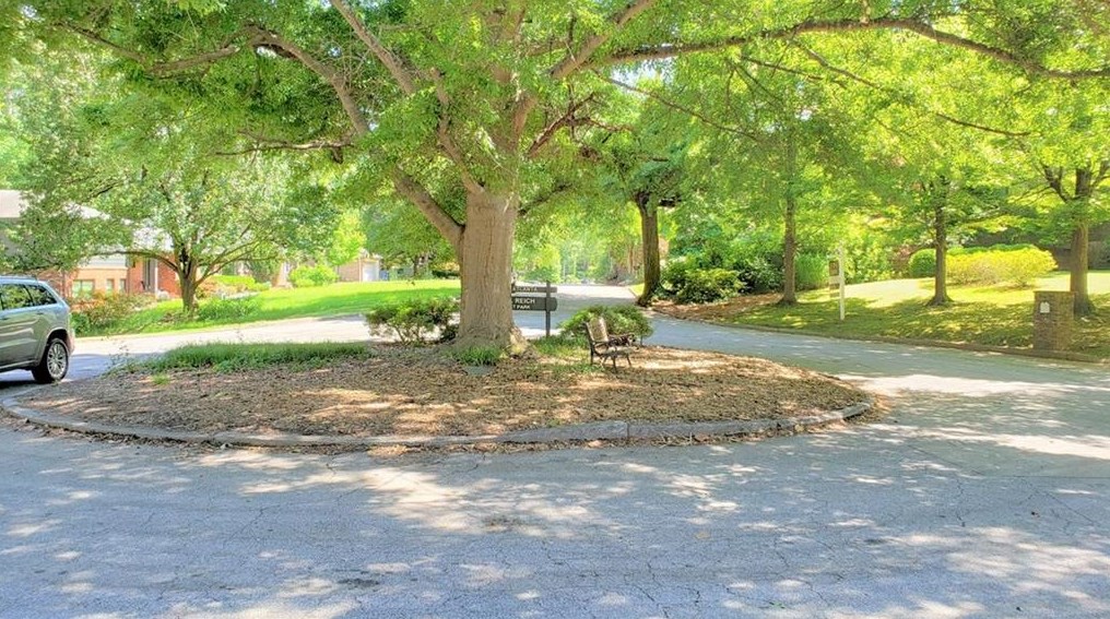 1939 Wildwood Pl, Atlanta GA  30324-4959 exterior