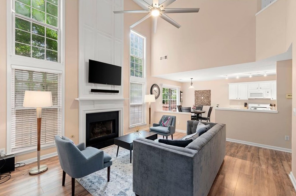 13601 Weycroft Cir, Alpharetta GA  30004-8528 exterior