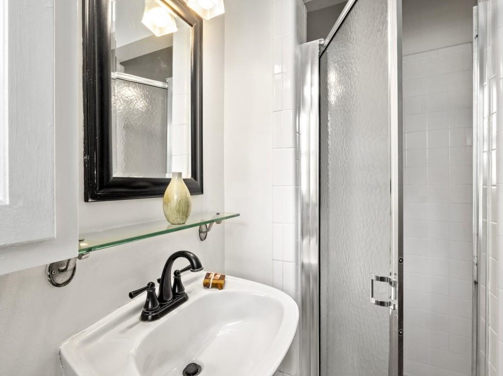 125 Parkwood Ln, Decatur GA  30030-2857 exterior