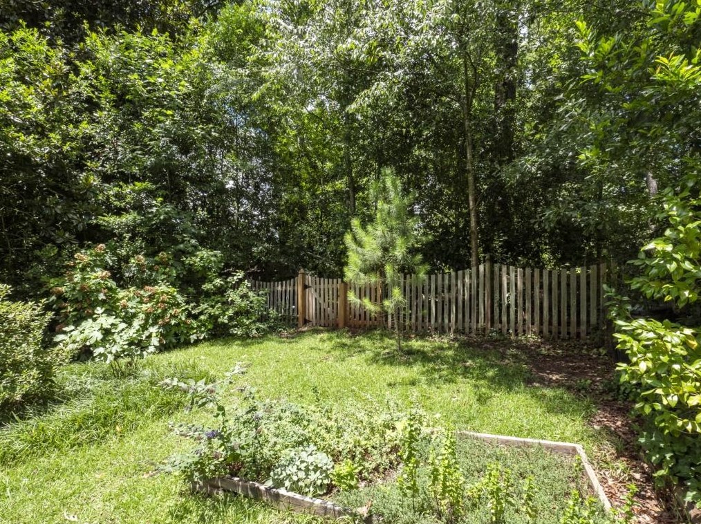 125 Parkwood Ln, Decatur GA  30030-2857 exterior