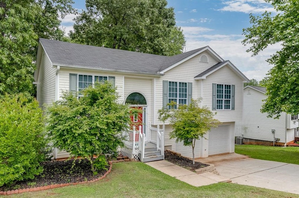 5063 Memory Ln, Flowery Branch, GA 30542-5263
