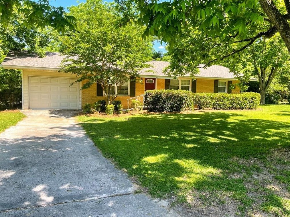 141 Terry Ave, Fitzgerald, GA 31750