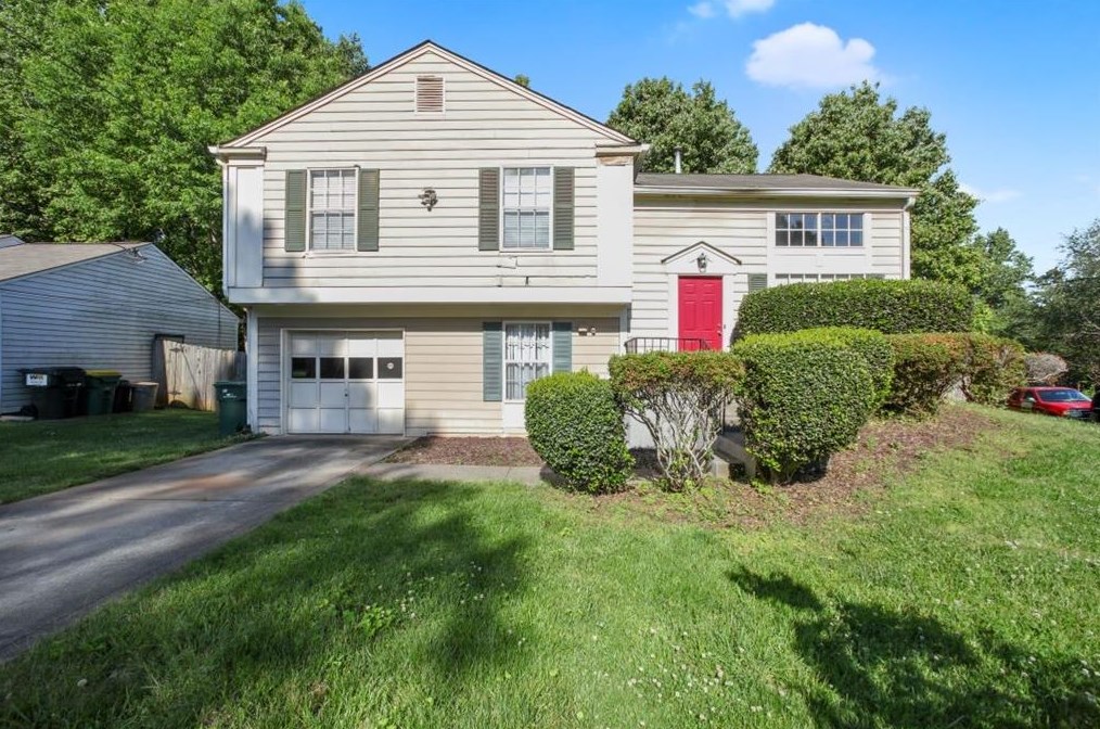 11190 Rotherick Dr, Alpharetta, GA 30022
