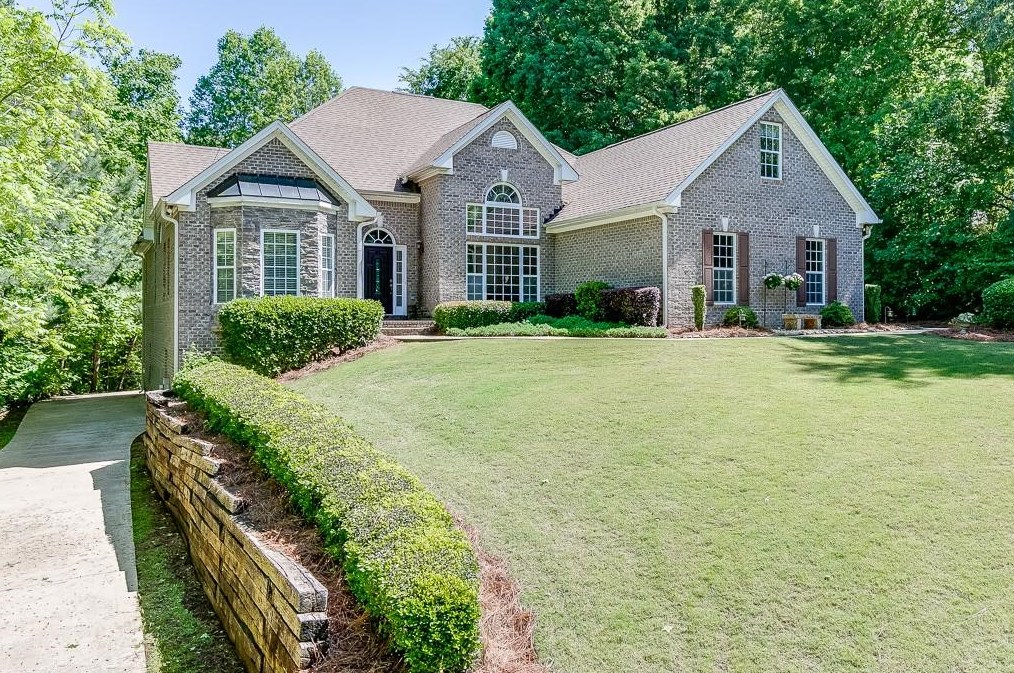 355 Antrim Glen Dr, Hoschton, GA 30548-2477
