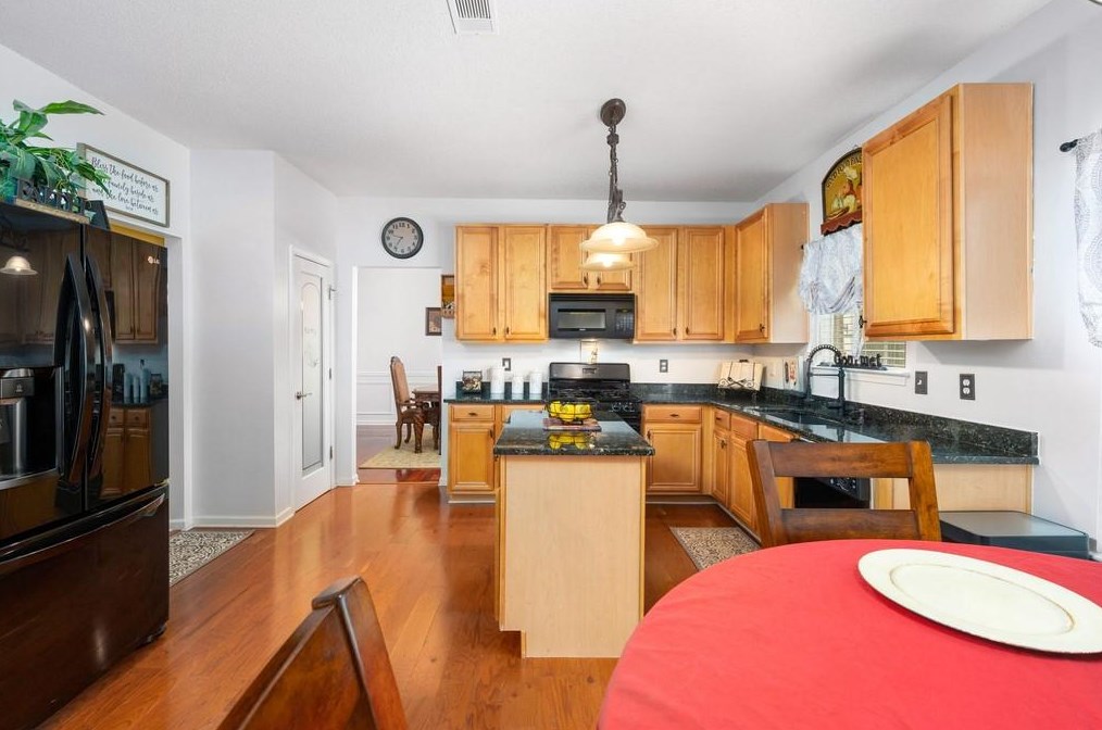 3523 Umatilla Ln, Atlanta GA  30331-7517 exterior
