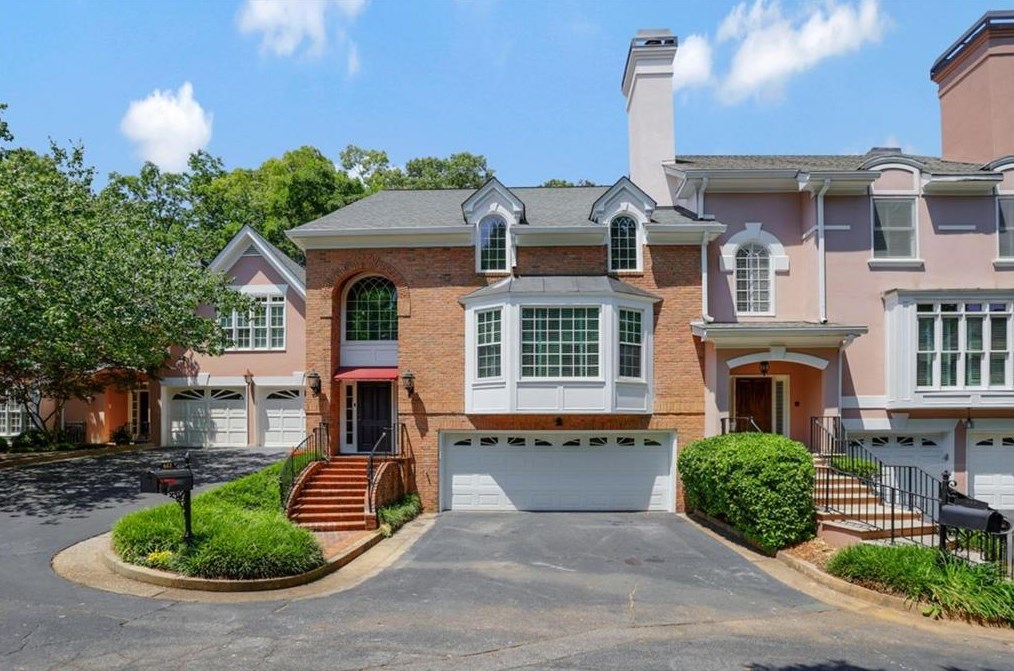 682 Ponce Ct, Atlanta, GA 30307-1667