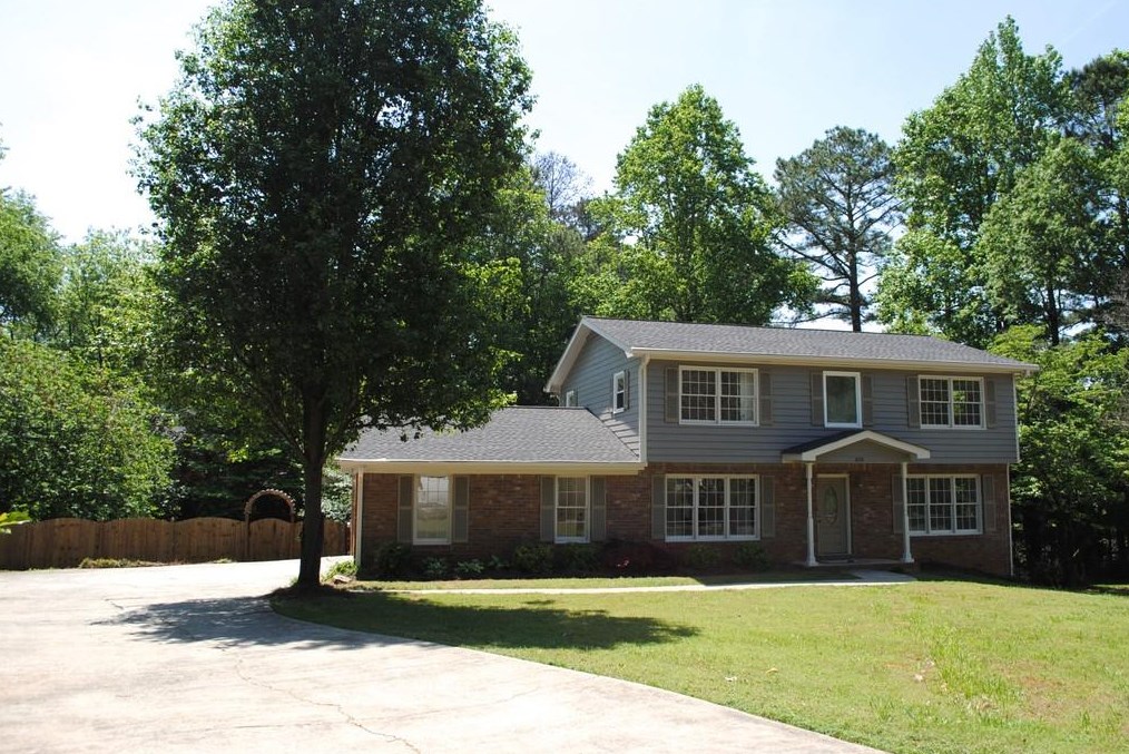 800 Blackberry Ct, Roswell, GA 30075