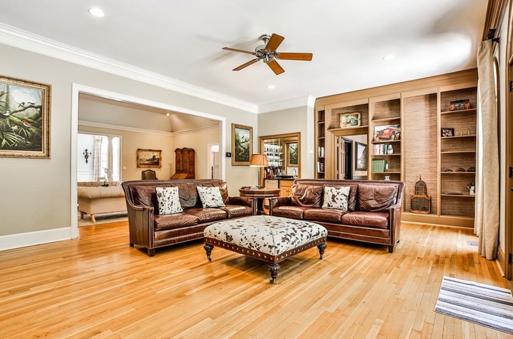 1089 Regency Rd, Atlanta GA  30327-2719 exterior