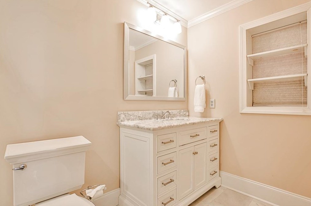 1089 Regency Rd, Atlanta GA  30327-2719 exterior
