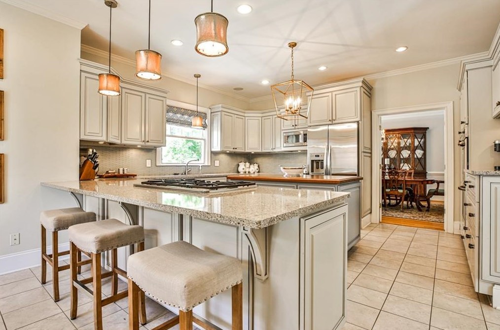 1089 Regency Rd, Atlanta GA  30327-2719 exterior