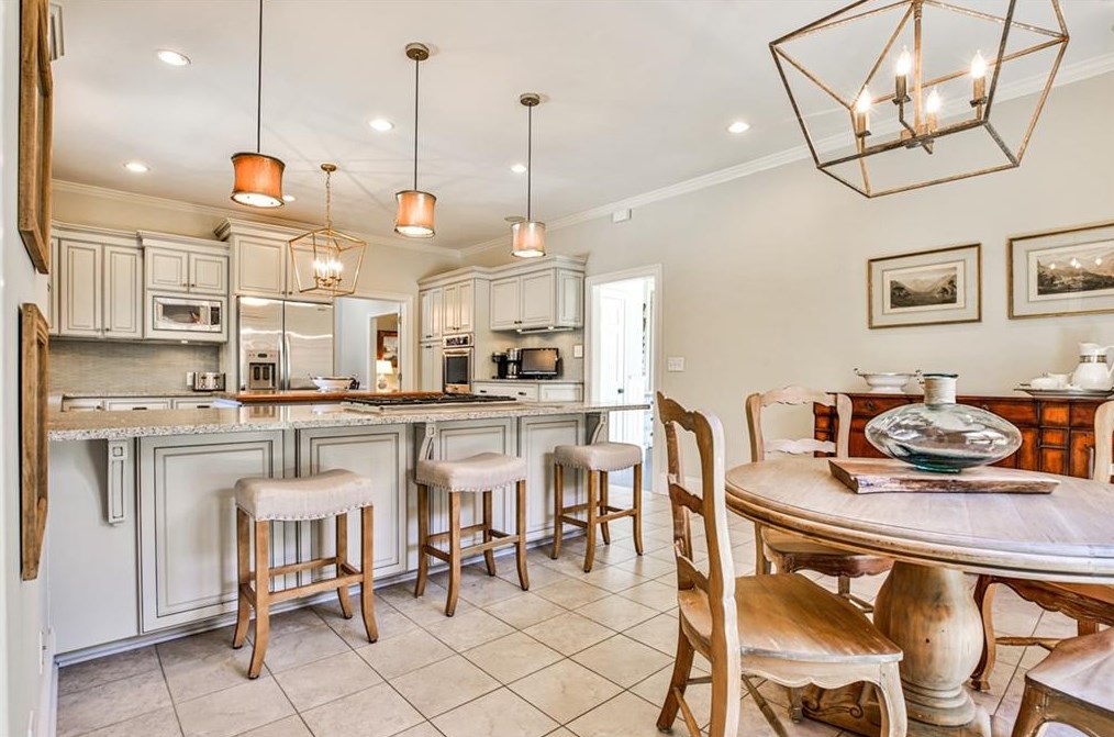1089 Regency Rd, Atlanta GA  30327-2719 exterior