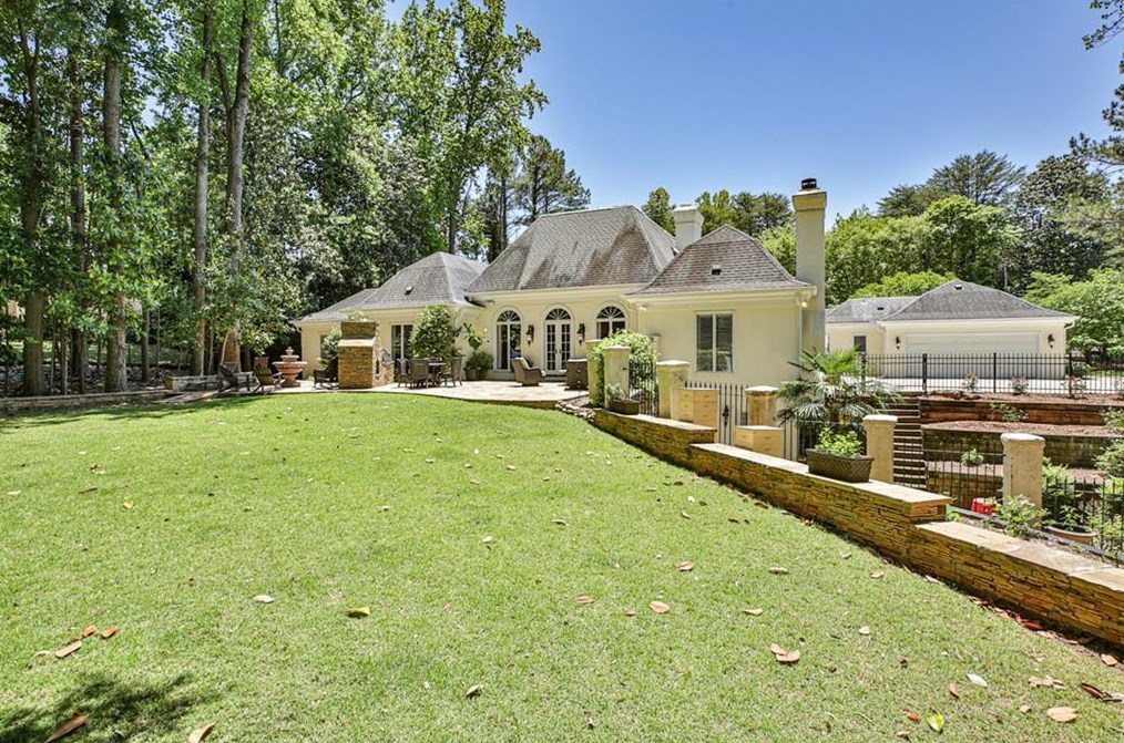1089 Regency Rd, Atlanta GA  30327-2717 exterior