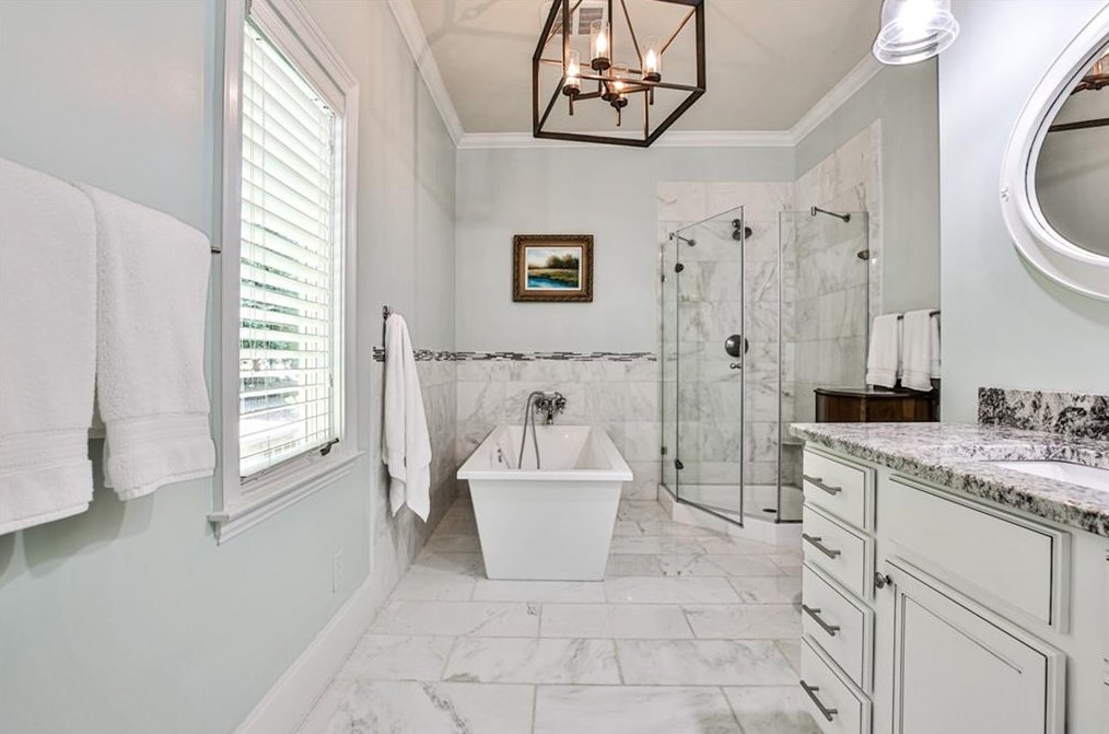 1089 Regency Rd, Atlanta GA  30327-2719 exterior