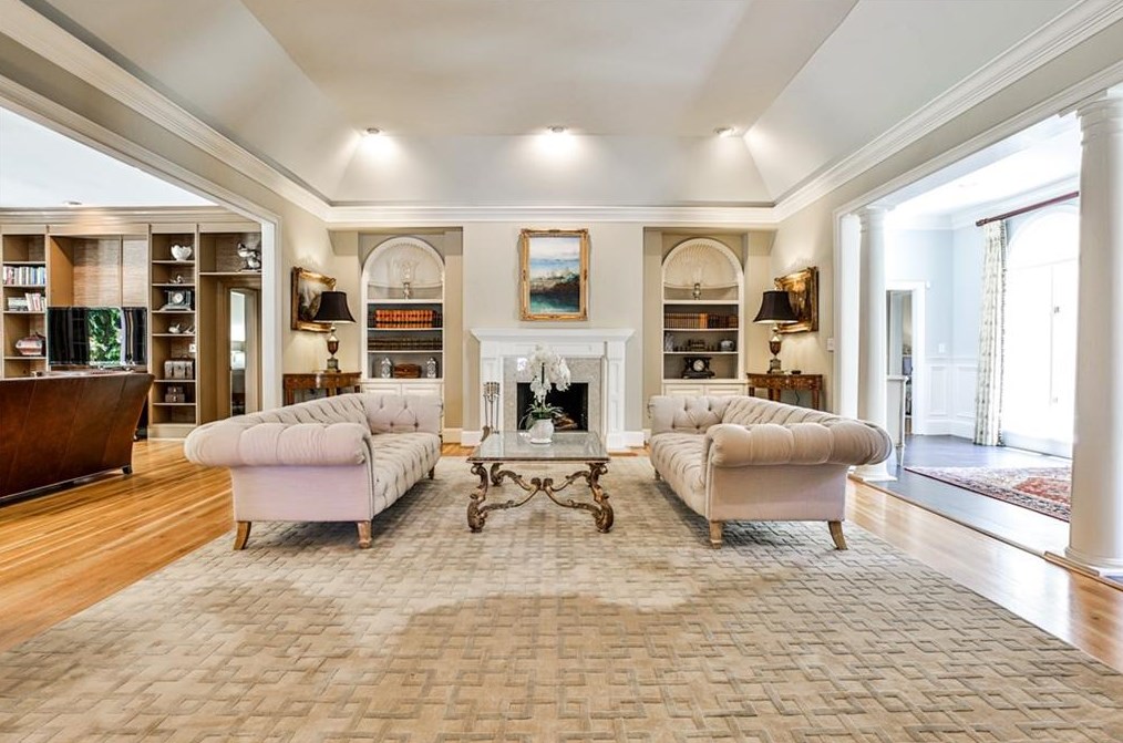 1089 Regency Rd, Atlanta GA  30327-2719 exterior
