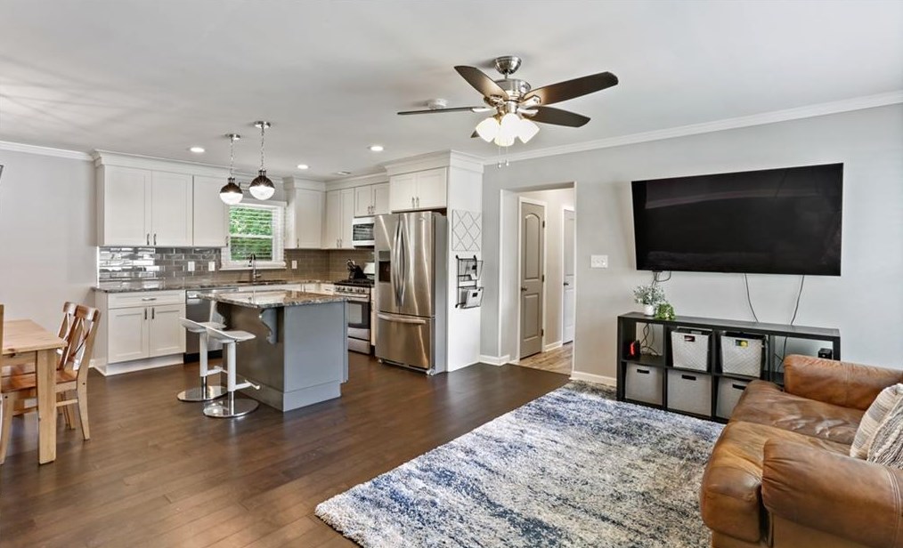 1045 Medlin St, Smyrna GA  30080-4156 exterior