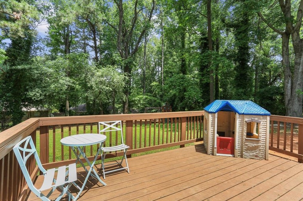1045 Medlin St, Smyrna GA  30080-4156 exterior