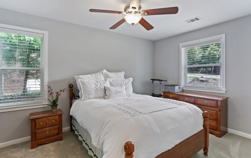 1045 Medlin St, Smyrna GA  30080-4156 exterior