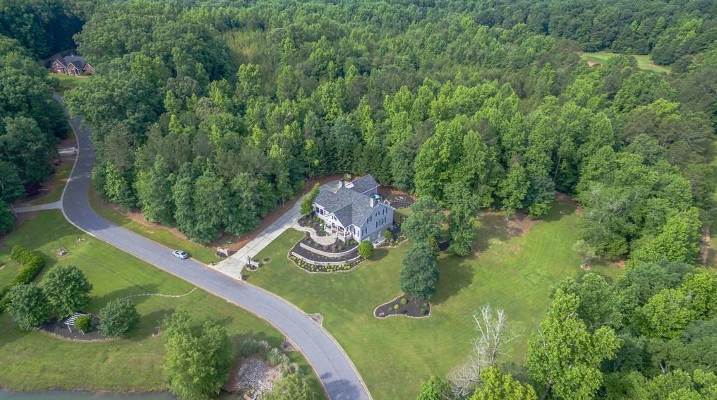 148 Glen Lake Dr, Hoschton, GA 30548-6125