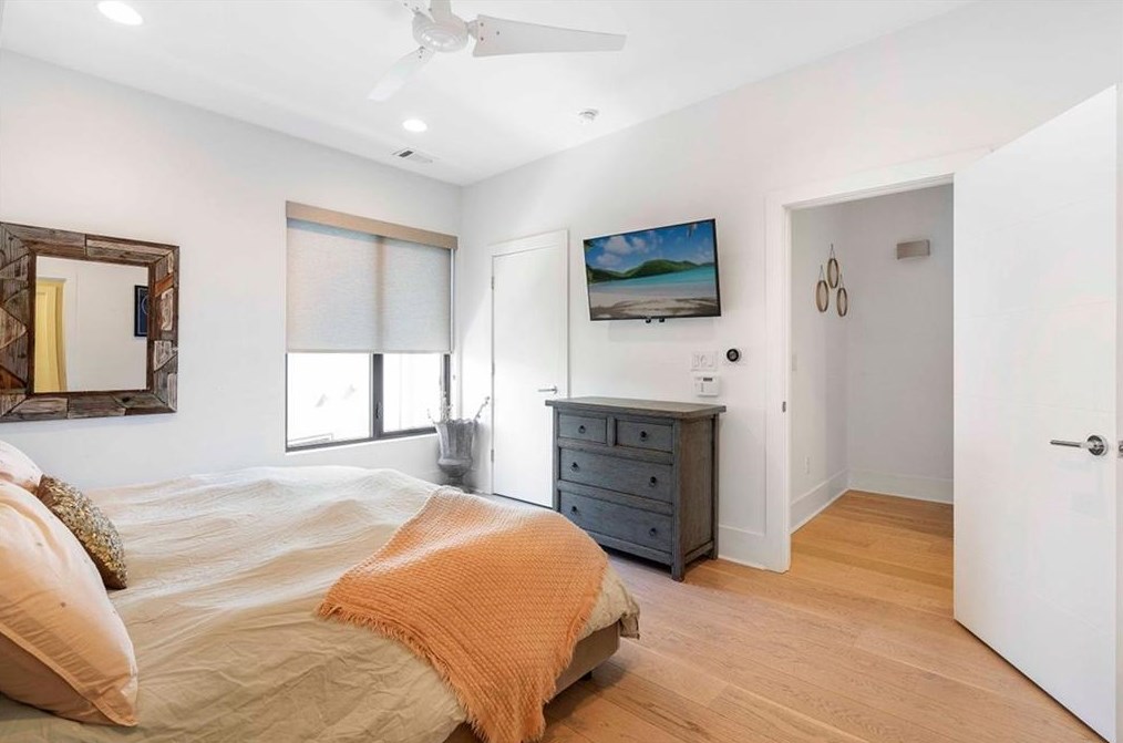 706 Oakview Rd, Decatur GA  30030-4329 exterior