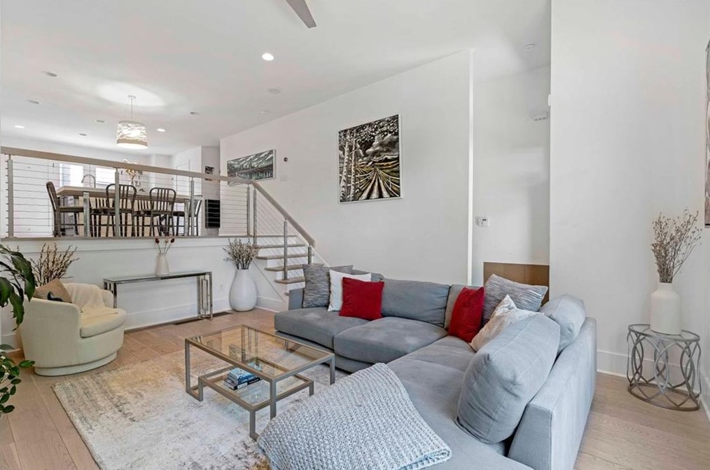 706 Oakview Rd, Decatur GA  30030-4329 exterior