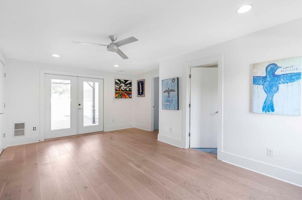 706 Oakview Rd, Decatur GA  30030-4329 exterior