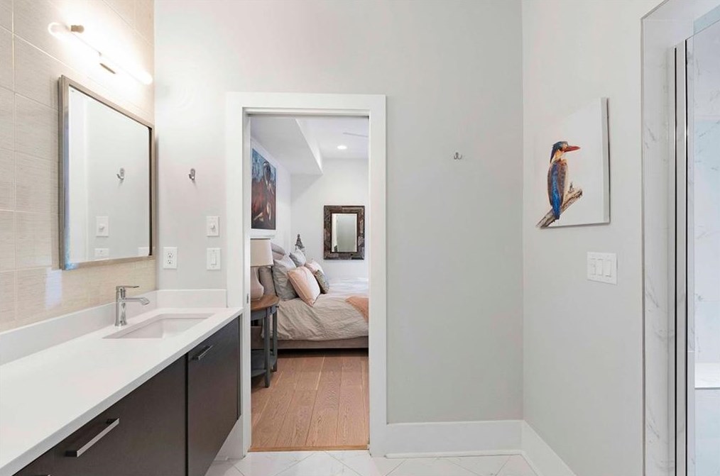 706 Oakview Rd, Decatur GA  30030-4329 exterior