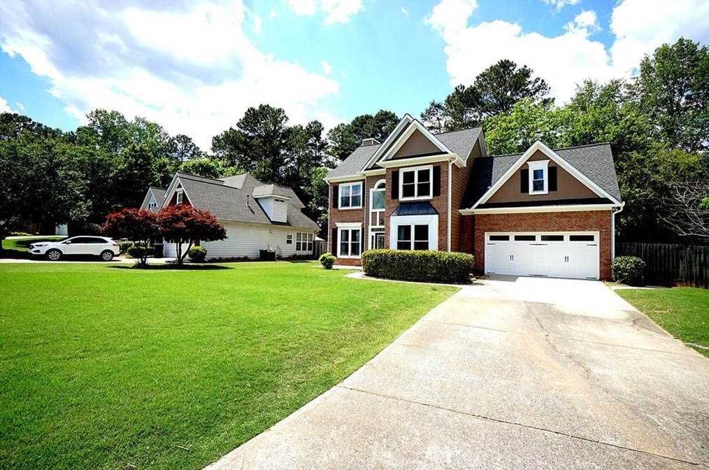 4264 Chatham Crest Ln, Buford, GA 30518