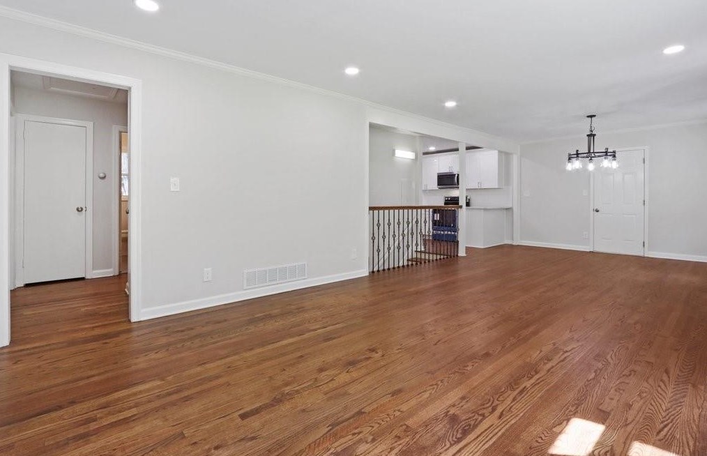 1842 Winchester Trl, Atlanta GA  30341-1448 exterior