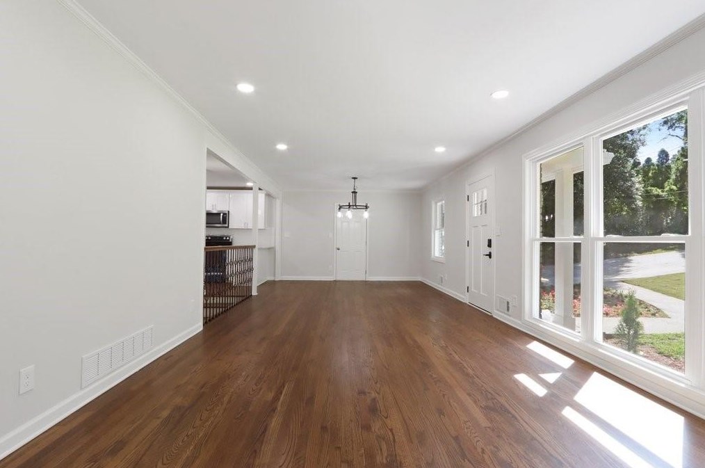 1842 Winchester Trl, Atlanta GA  30341-1448 exterior