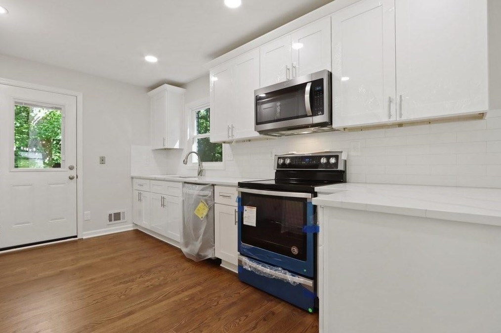 1842 Winchester Trl, Atlanta GA  30341-1448 exterior