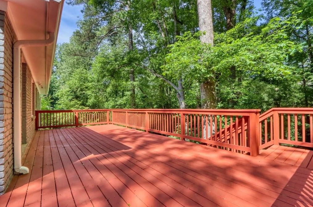 1842 Winchester Trl, Atlanta GA  30341-1448 exterior