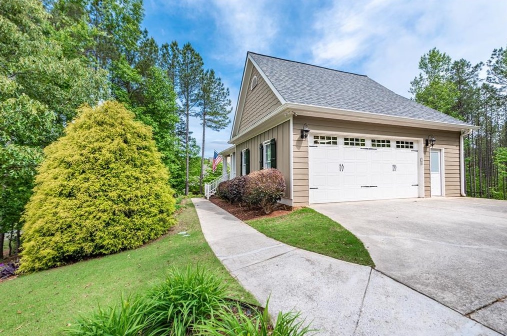 165 Creekside Way, Ball Ground, GA 30107
