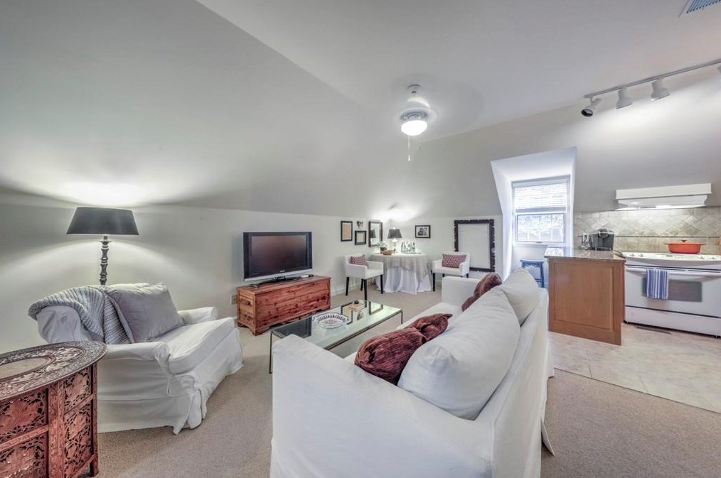 5730 Winterthur Ln, Atlanta GA  30328-4661 exterior