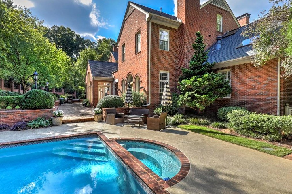 5730 Winterthur Ln, Atlanta GA  30328-4624 exterior
