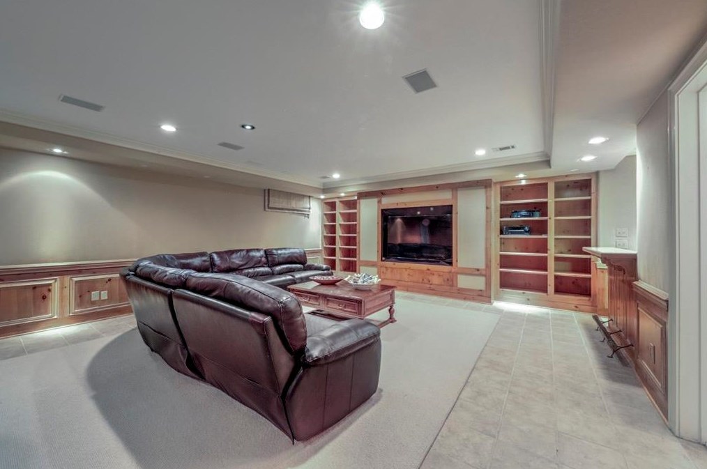 5730 Winterthur Ln, Atlanta GA  30328-4661 exterior