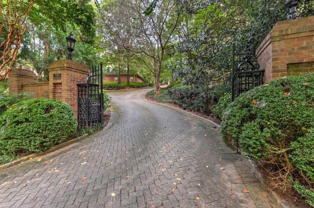 5730 Winterthur Ln, Atlanta, GA 30328-4624
