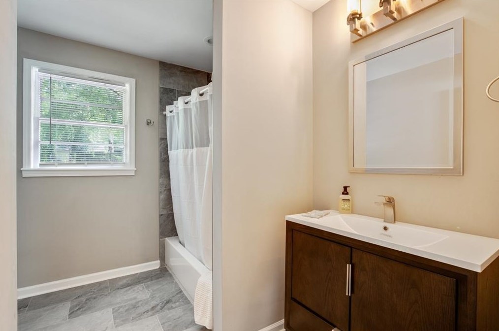 1737 Thomas Ter, Decatur GA  30032-4636 exterior