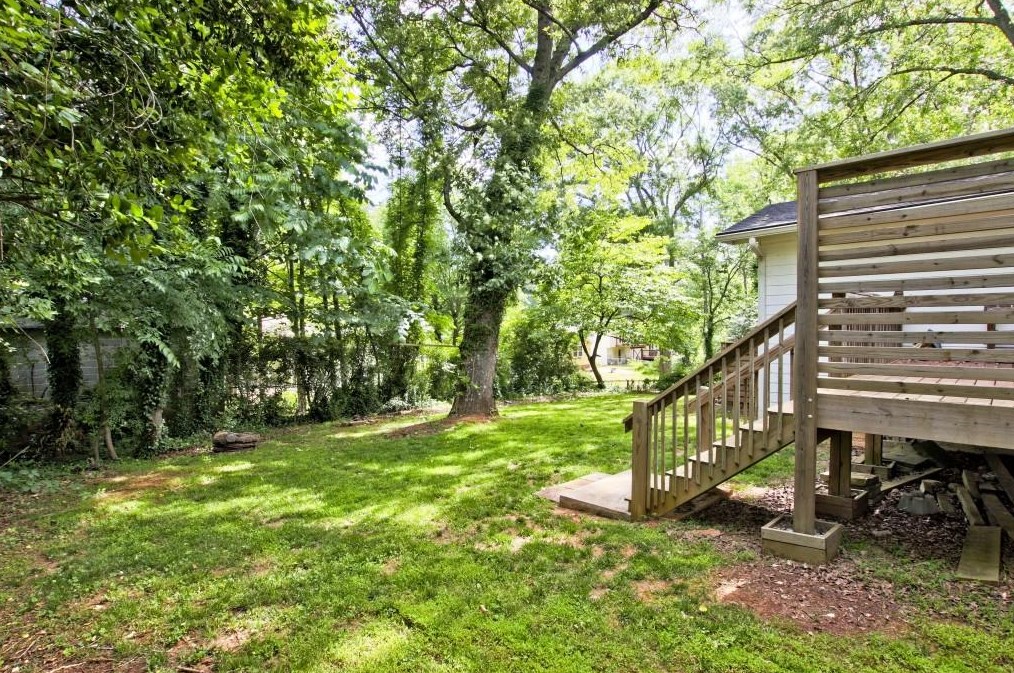 999 Pinedale Dr, Smyrna GA  30080-4258 exterior