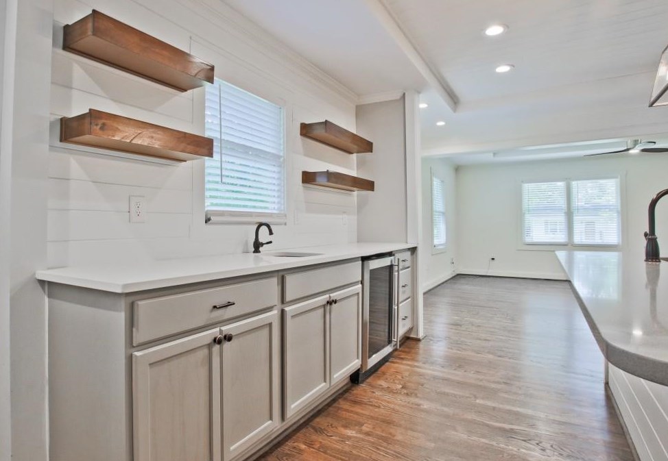 999 Pinedale Dr, Smyrna GA  30080-4258 exterior
