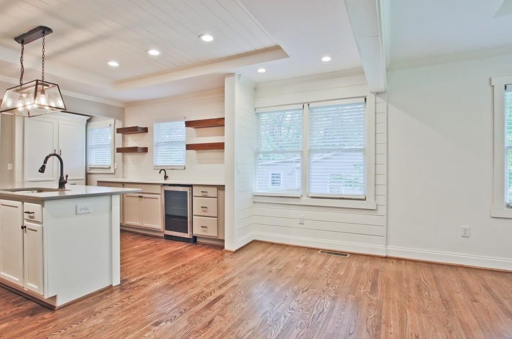 999 Pinedale Dr, Smyrna GA  30080-4258 exterior
