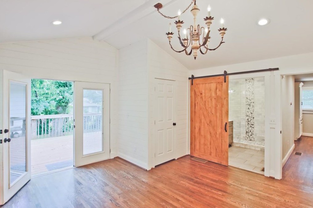 999 Pinedale Dr, Smyrna GA  30080-4258 exterior