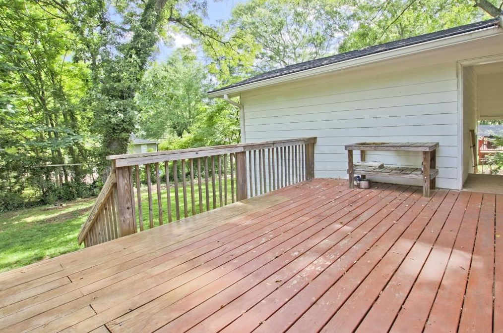 999 Pinedale Dr, Smyrna GA  30080-4258 exterior