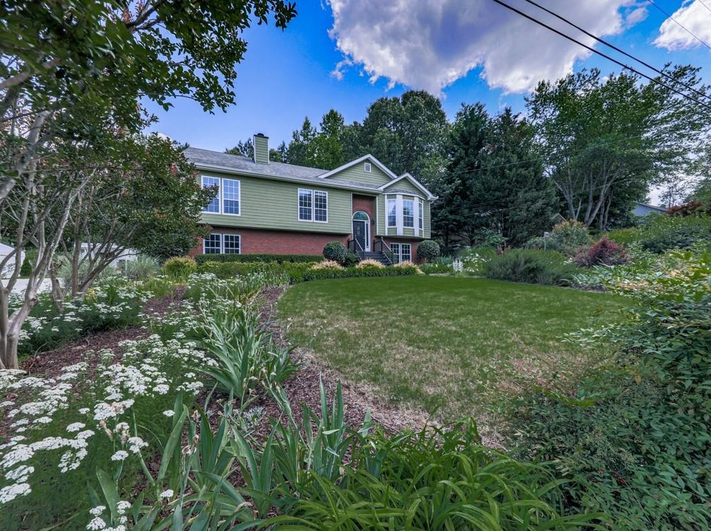 6406 Flat Rock Dr, Flowery Branch, GA 30542-5056