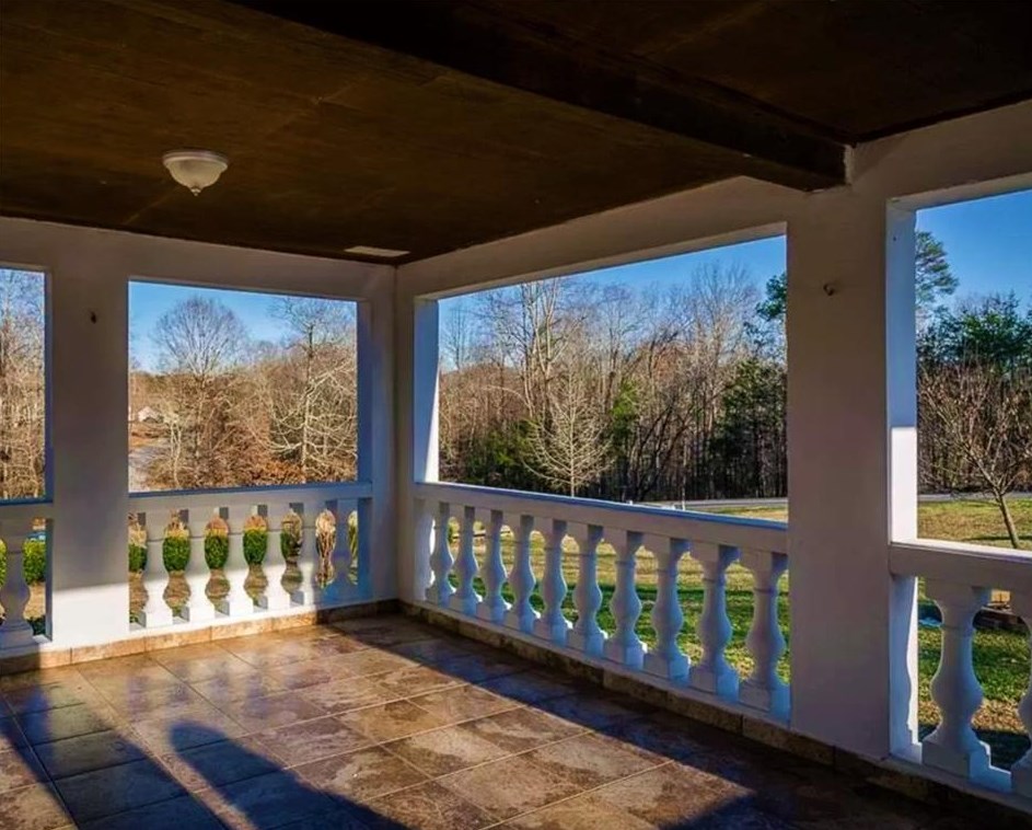 314 Shadow Mountain Ln, Cleveland, GA 30528